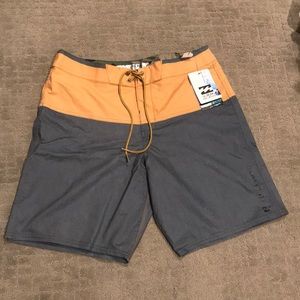 Billabong swimsuit washed royal